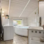 Hébergement de vacances 3 Bedroom Lovely In