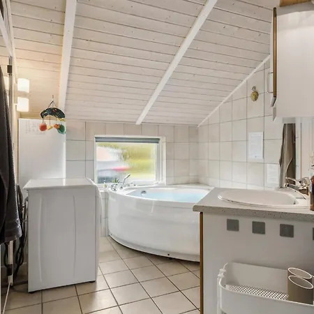 Hébergement de vacances 3 Bedroom Lovely In