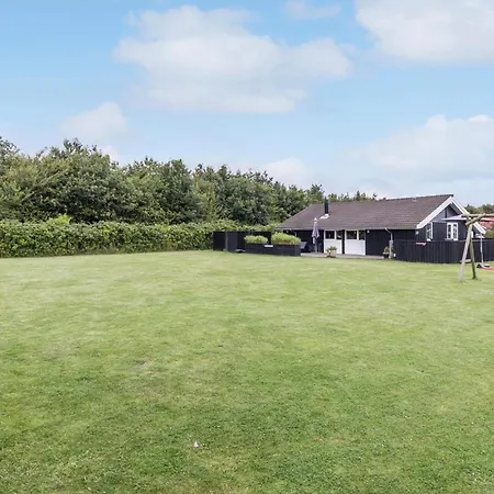 3 Bedroom Lovely In Hébergement de vacances Otterup